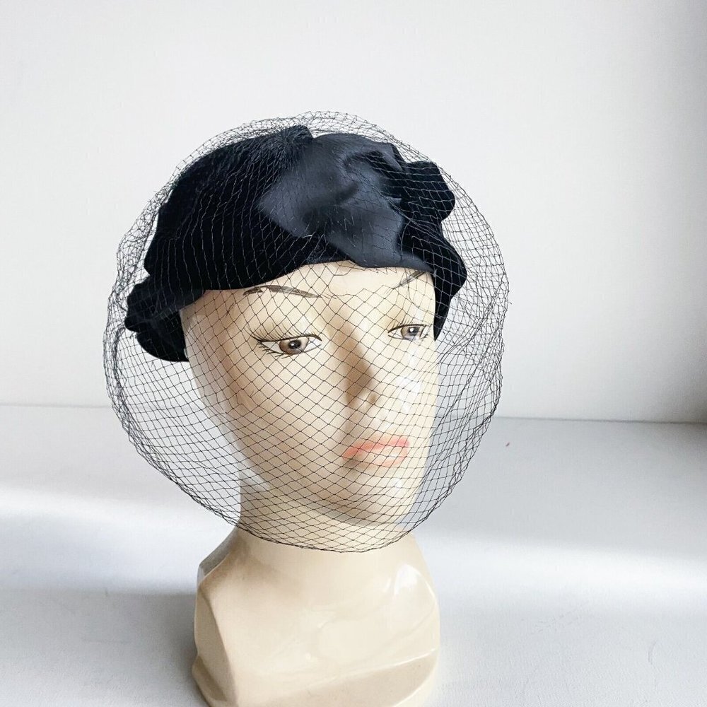 Vintage Velvet Satin Black Pillbox gat with Mesh Overlay S